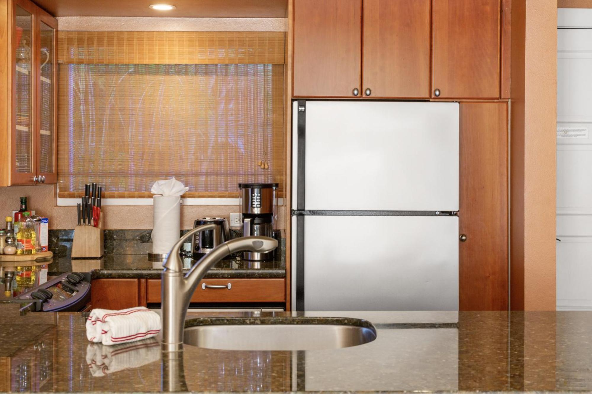 Orchid Suite, 1 Bedroom, Sleeps 4, Pool & Bbq, Pre-Renovation Summer Sale Kihei Exterior photo