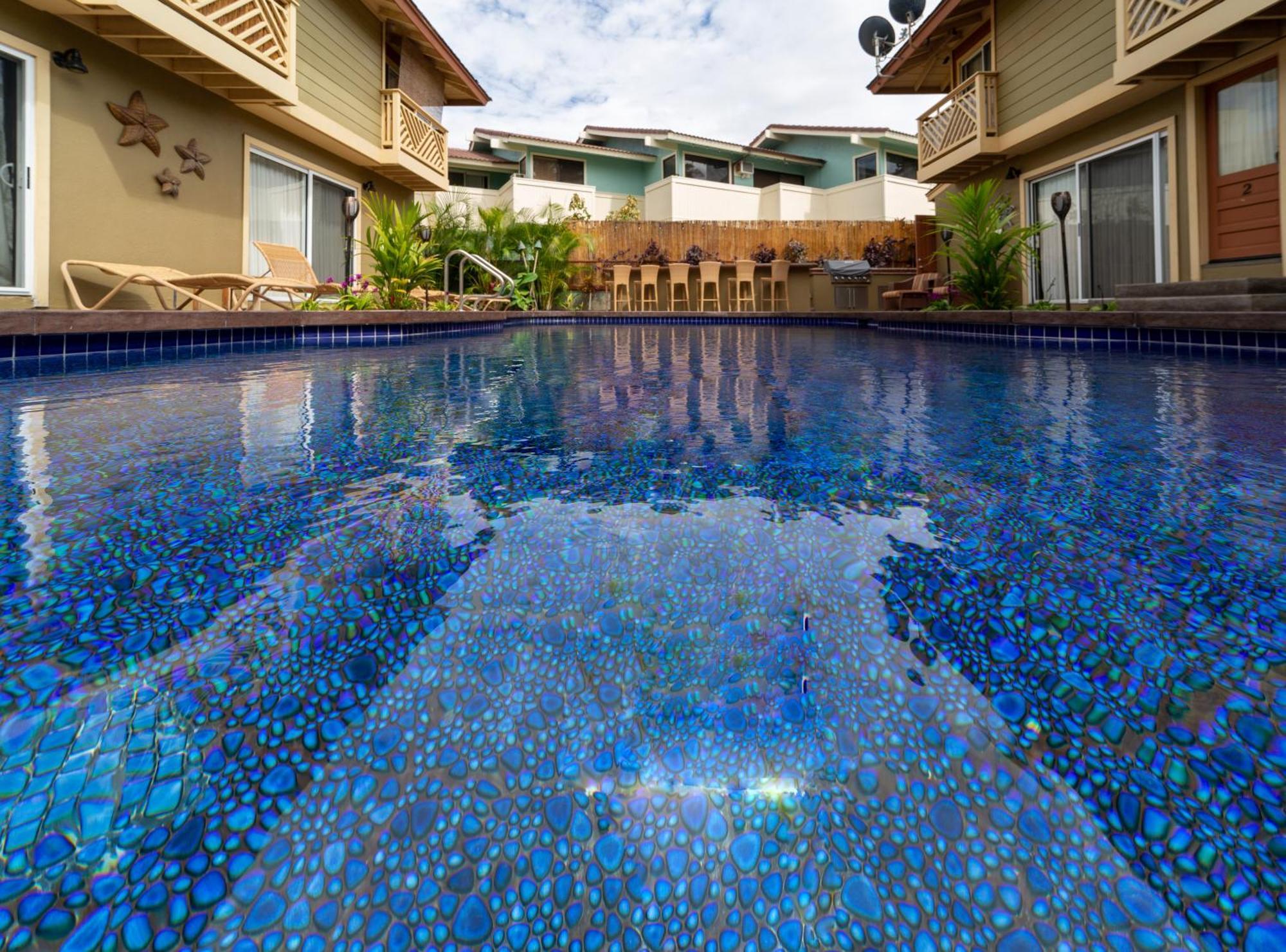 Orchid Suite, 1 Bedroom, Sleeps 4, Pool & Bbq, Pre-Renovation Summer Sale Kihei Exterior photo