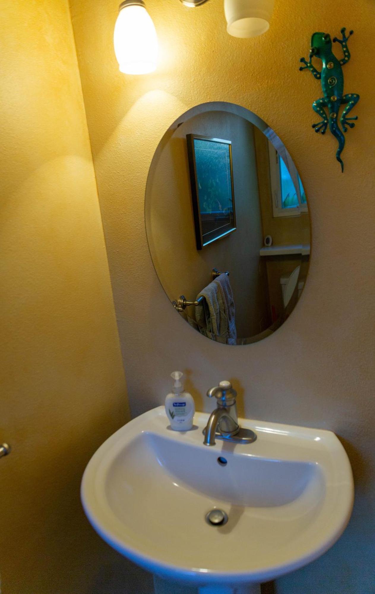 Orchid Suite, 1 Bedroom, Sleeps 4, Pool & Bbq, Pre-Renovation Summer Sale Kihei Exterior photo